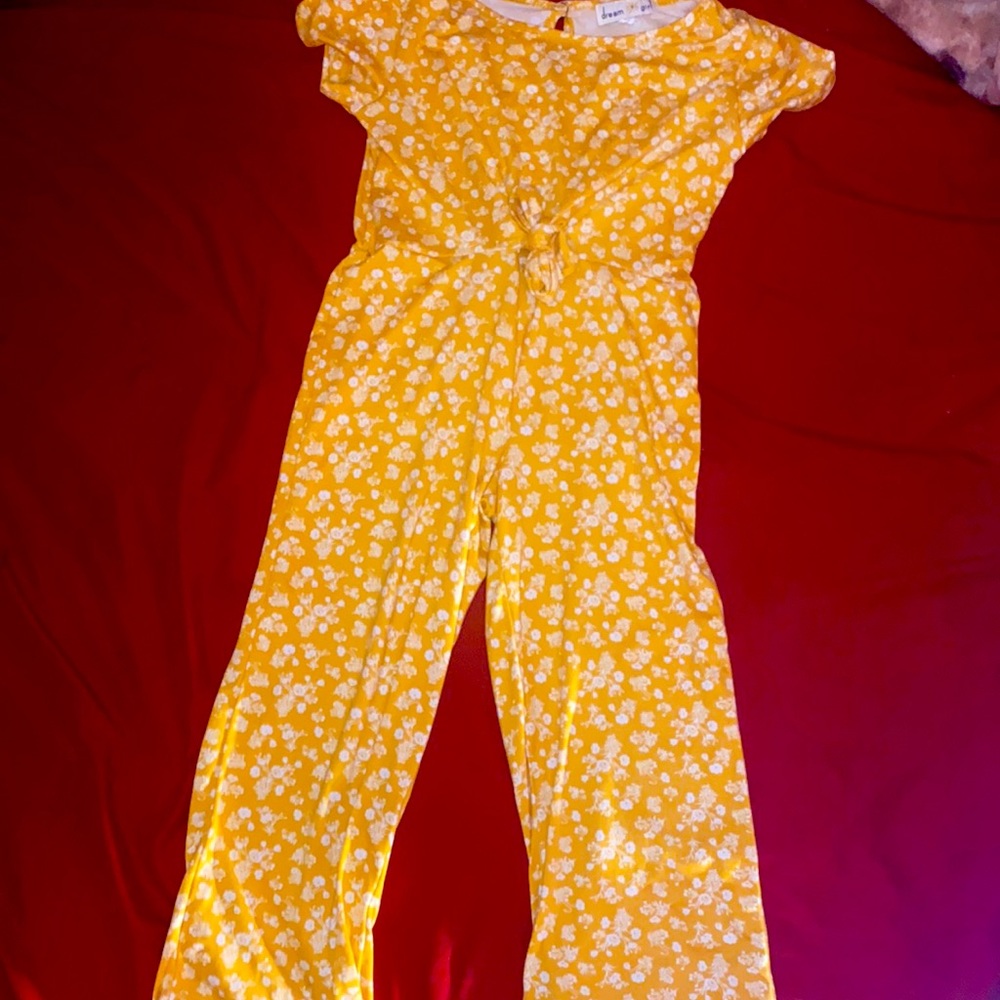 I am selling clothes and dresses